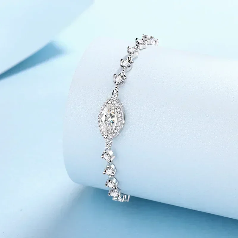Браслет Treasure Blue Horse Eye 1ct с муассанитом и бриллиантами, платиновый браслет-цепочка PT950 для женщин, эластичный регулируемый индивидуальный браслет
Браслет Treasure Blue Horse Eye 1ct с муассанитом и бриллиантами, платиновый браслет-цепочка PT950 для женщин, эластичный регулируемый индивидуальный браслет
