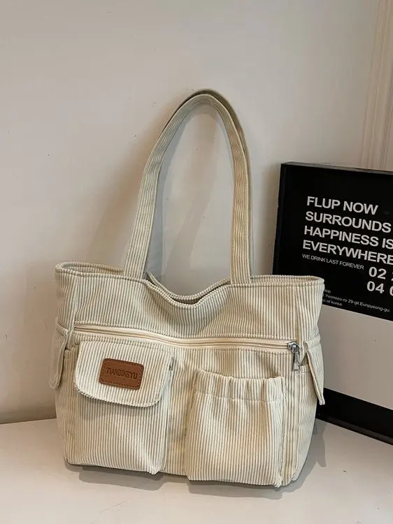 Retro Corduroy Tote Bag Women Large Capaci Commuter Bag College Students Casual Handbag Suitable for All Seasons
Retro Corduroy Tote Bag Women Large Capaci Commuter Bag College Students Casual Handbag Suitable for All Seasons