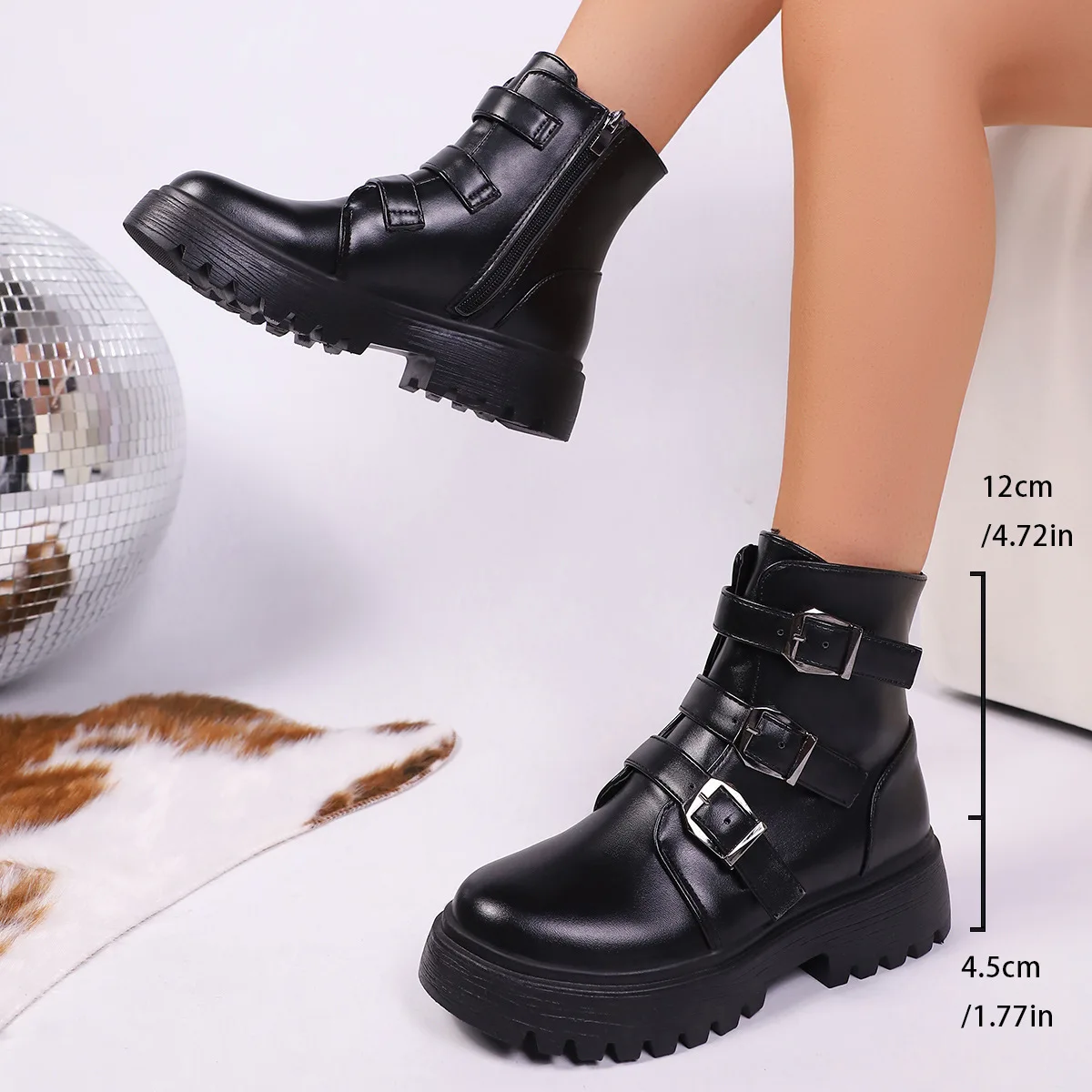 Round head belt buckle British style fashion 2025 Autumn new large-sized thick-soled side zipper slim boots
Round head belt buckle British style fashion 2025 Autumn new large-sized thick-soled side zipper slim boots