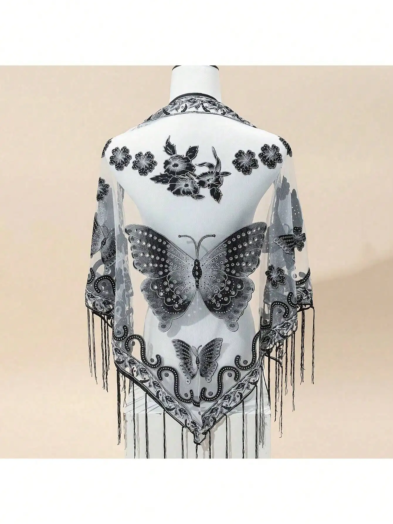 29.5inch * 55.1inch Triangle Scarf, Butterfly Flower Embroidered Lace Tassel Shawl, Elegant Breathable Windproof Outdoor Accessories
29.5inch * 55.1inch Triangle Scarf, Butterfly Flower Embroidered Lace Tassel Shawl, Elegant Breathable Windproof Outdoor Accessories