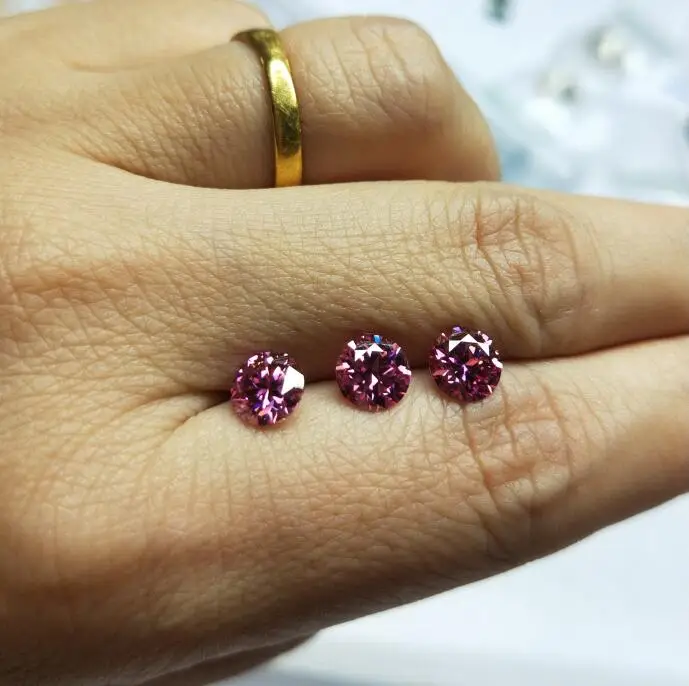 Pink Color Moissanites VVS1 5mm 6.5mm 8mm 9mm Round Cut Lab Stone For DIY Jewelry With GRA Report 
Pink Color Moissanites VVS1 5mm 6.5mm 8mm 9mm Round Cut Lab Stone For DIY Jewelry With GRA Report