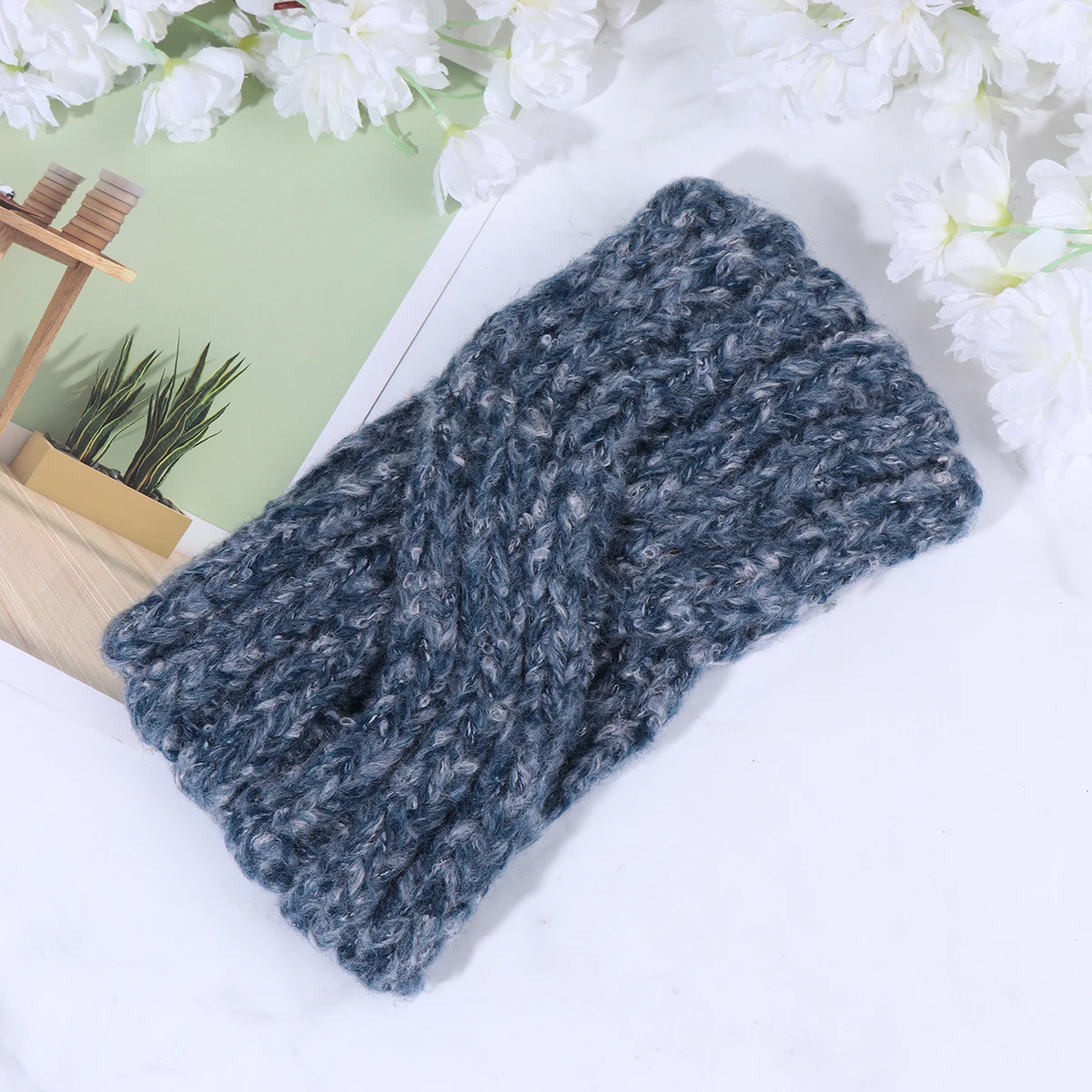 1pc Wide Rim Headband Dark Blue Woolen Knitting Hair Band For Women Winter Fashion Headdress Party Wear Daily Use Gift
1pc Wide Rim Headband Dark Blue Woolen Knitting Hair Band For Women Winter Fashion Headdress Party Wear Daily Use Gift