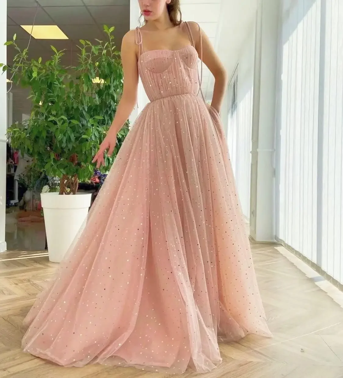 Formal Evening Party Gowns formal dress women elegant Women's Sparkle Starry Tulle Prom Dresses Sweetheart Neckline Sleeveless
Formal Evening Party Gowns formal dress women elegant Women's Sparkle Starry Tulle Prom Dresses Sweetheart Neckline Sleeveless