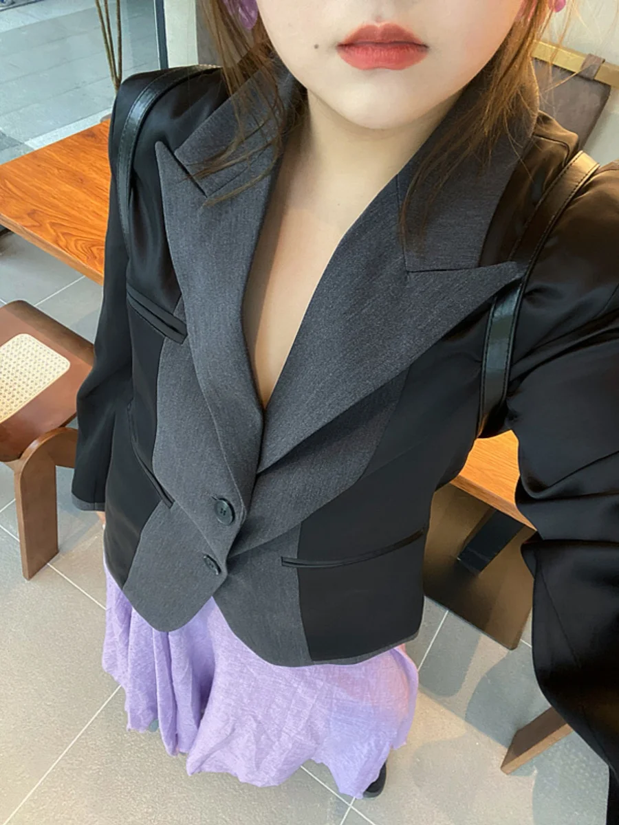 Модный атласный пиджак больших размеров с глянцевым блеском и подплечниками для полных женщин, для офиса, с длинными рукавами, однобортный.
Модный атласный пиджак больших размеров с глянцевым блеском и подплечниками для полных женщин, для офиса, с длинными рукавами, однобортный.