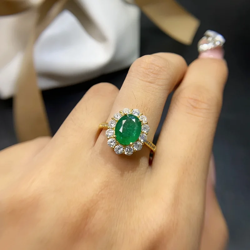 Женское кольцо из серебра 925 пробы с натуральным изумрудом, изысканный драгоценный камень 7x9 мм с сертификацией, зеленые украшения
Женское кольцо из серебра 925 пробы с натуральным изумрудом, изысканный драгоценный камень 7x9 мм с сертификацией, зеленые украшения