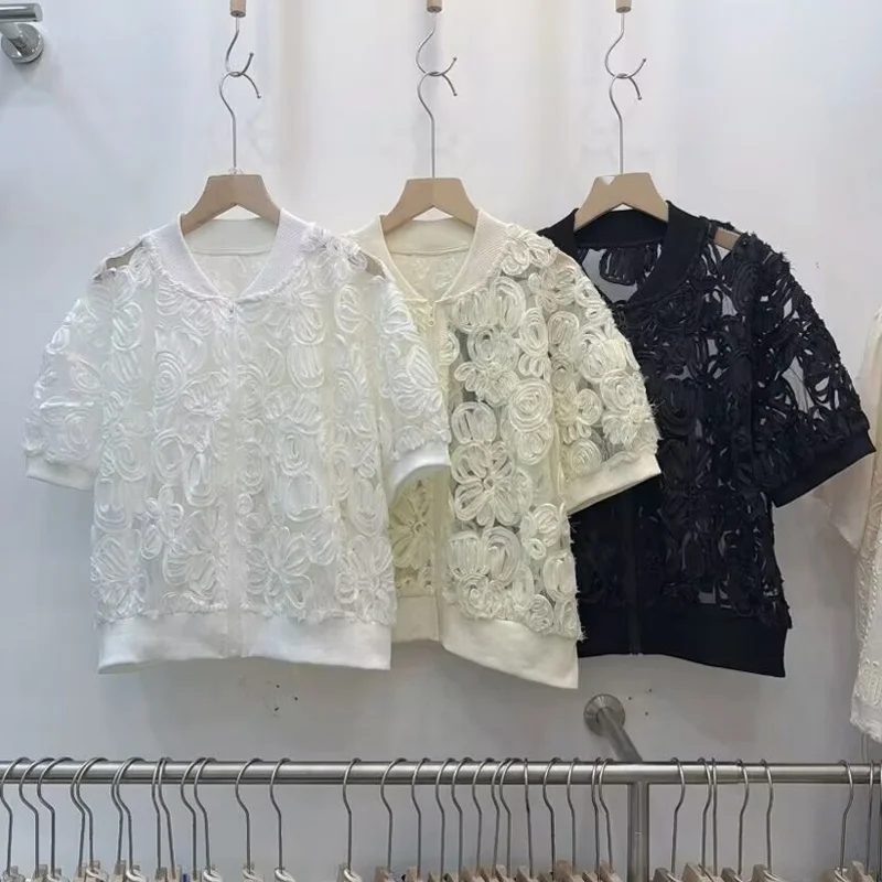 Loose Women's Short Sleeve Shirt Summer 2026 New Korean Style Floral Zipper Design Breathable V-neck Top Outerwear
Loose Women's Short Sleeve Shirt Summer 2026 New Korean Style Floral Zipper Design Breathable V-neck Top Outerwear