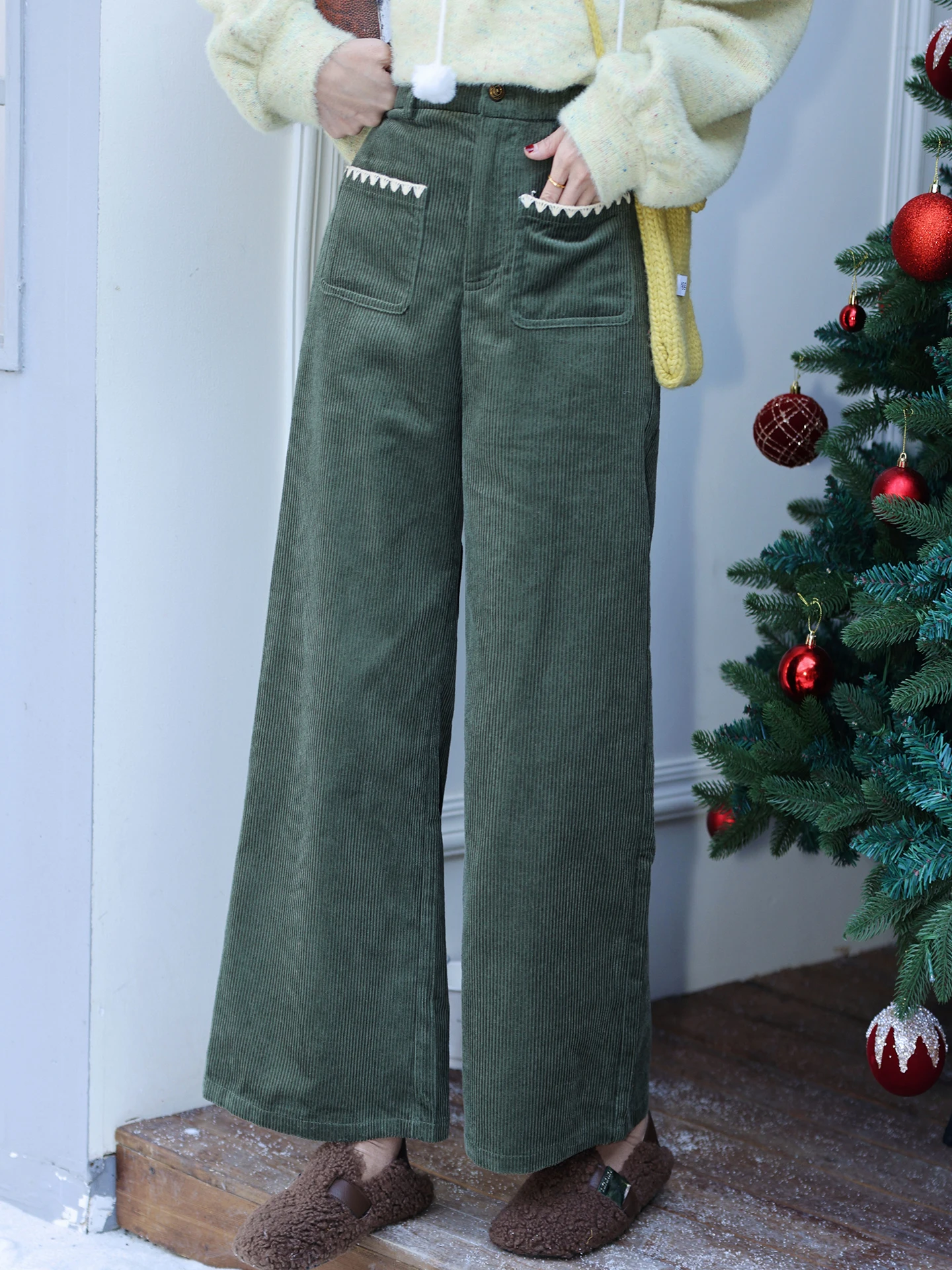 Прямые повседневные брюки с высокой талией в стиле ретро, женские модные хлопковые брюки, удобная зимняя коллекция от Chen Jiajie
Прямые повседневные брюки с высокой талией в стиле ретро, женские модные хлопковые брюки, удобная зимняя коллекция от Chen Jiajie