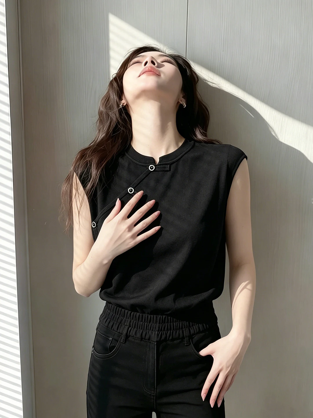 Elegant Knitted Short Sleeve Stand Collar Design Summer Fashion Top Ageless Chic Versatile Loose Fit Knitwear for Women
Elegant Knitted Short Sleeve Stand Collar Design Summer Fashion Top Ageless Chic Versatile Loose Fit Knitwear for Women