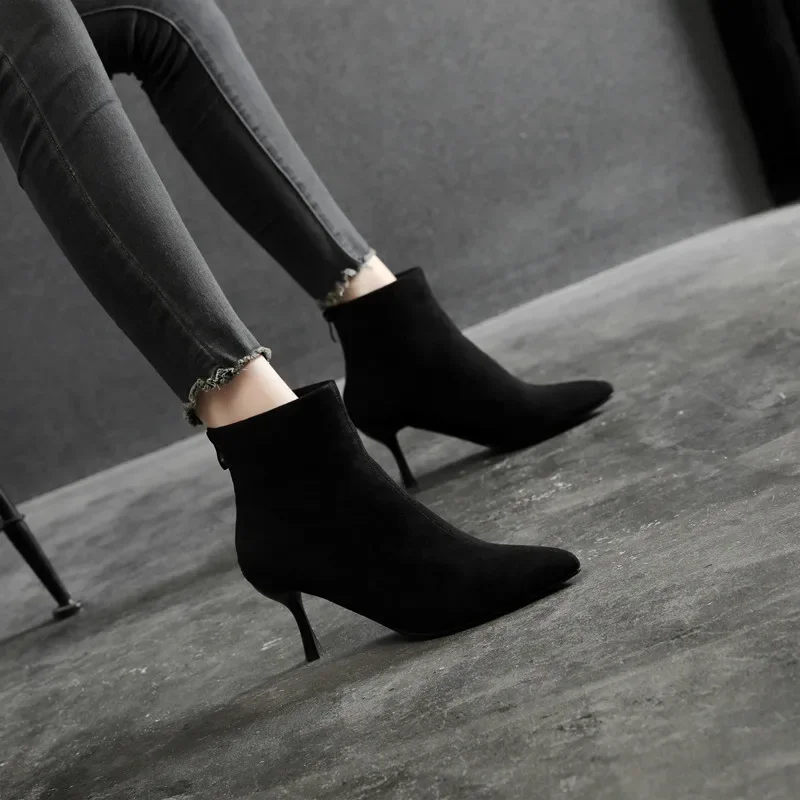 Size 31-43 Pointed Stiletto Heels Small Size Ankle Boots Black High Heel Short Boots For Women Shoes Winter
Size 31-43 Pointed Stiletto Heels Small Size Ankle Boots Black High Heel Short Boots For Women Shoes Winter