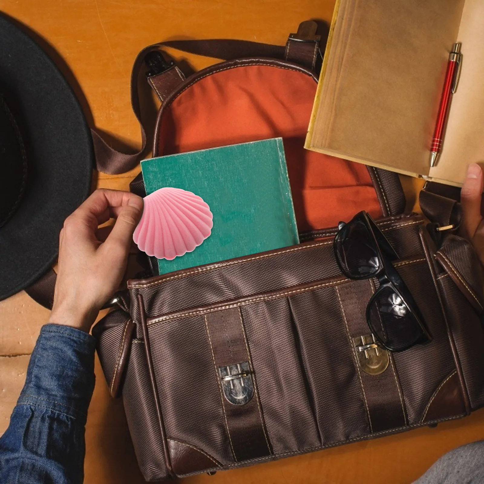 2Pcs Shell Shaped Jewelry Storage Box Flocking Material Organize Necklaces Bracelets Rings Watches Brooches Travel Jewelry
2Pcs Shell Shaped Jewelry Storage Box Flocking Material Organize Necklaces Bracelets Rings Watches Brooches Travel Jewelry