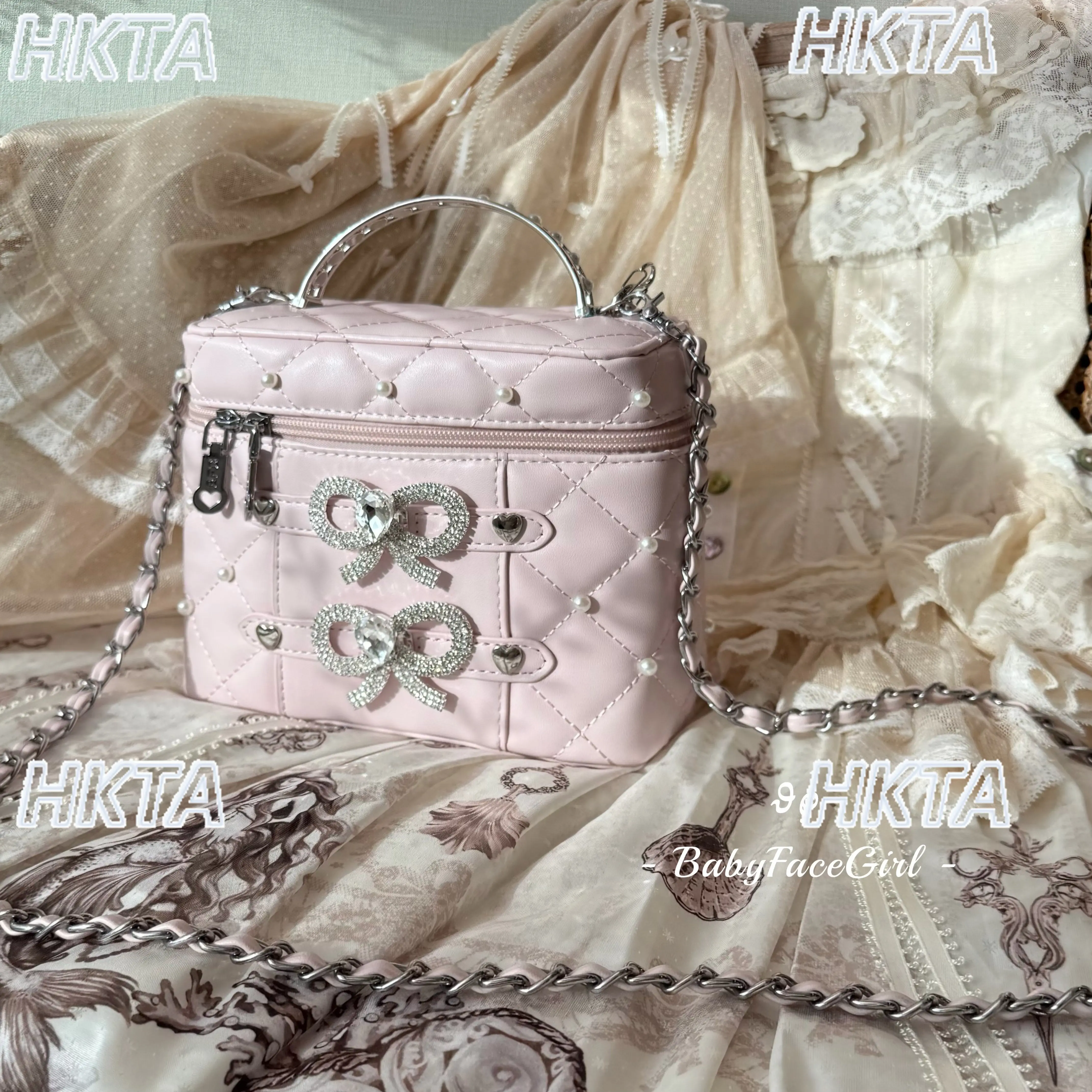 Original Japanese Sweet Bow Rhinestone Pearl Handbag for Women Girls Heart Zipper Plaid Crossbody Bag Lolita Handbags Backpack
Original Japanese Sweet Bow Rhinestone Pearl Handbag for Women Girls Heart Zipper Plaid Crossbody Bag Lolita Handbags Backpack