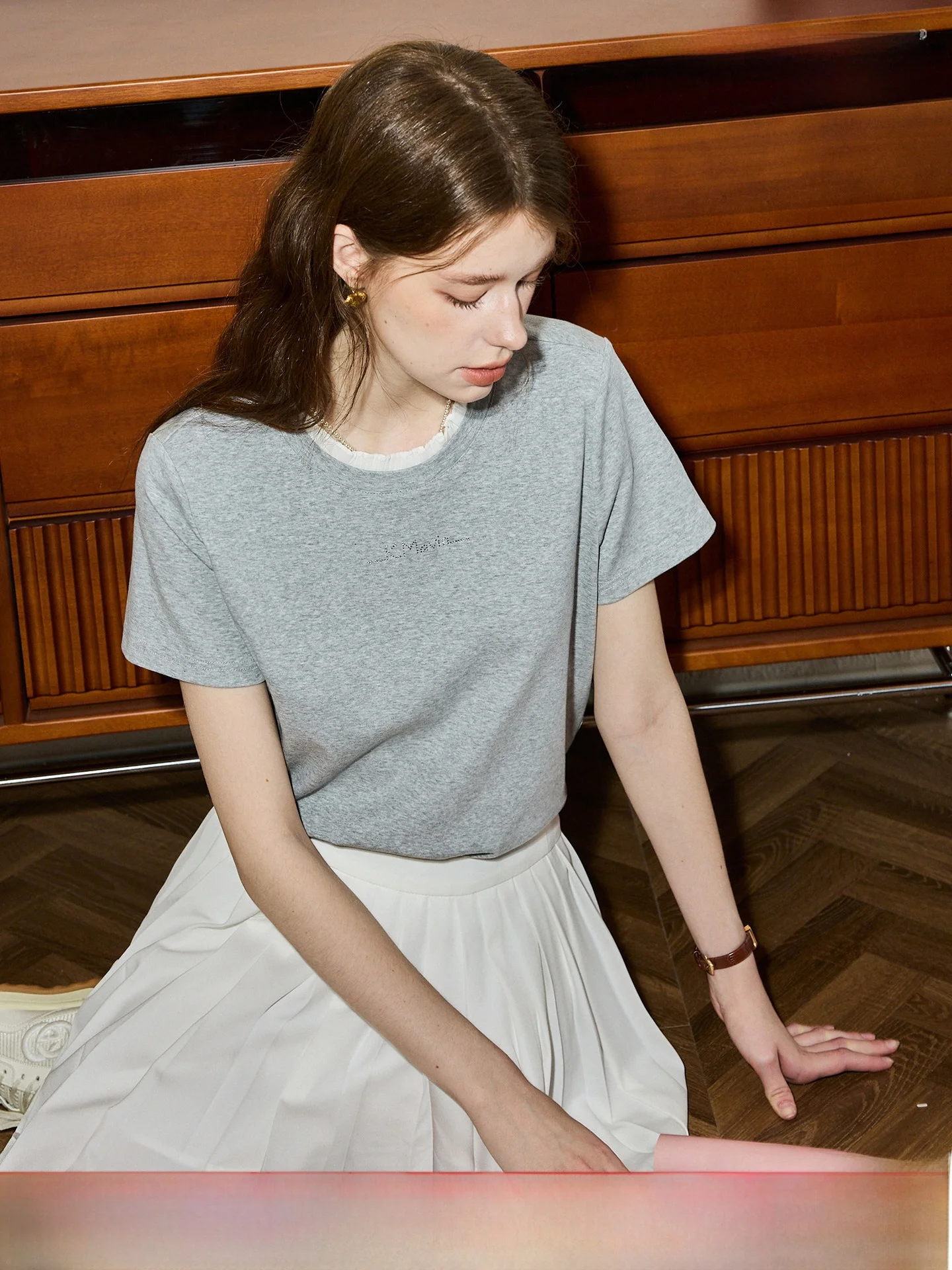 Pure Cotton Short Sleeve T-Shirt with Letter Embroidery And Rhinestone round Neck Straight Cut Slimming Casual Summer Top
Pure Cotton Short Sleeve T-Shirt with Letter Embroidery And Rhinestone round Neck Straight Cut Slimming Casual Summer Top