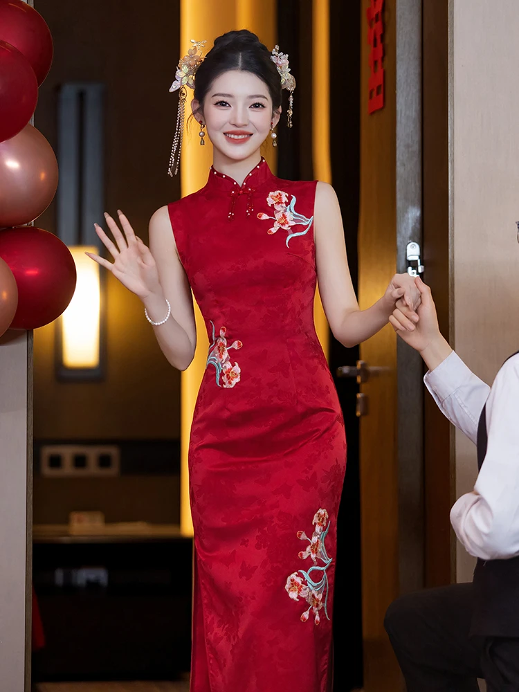 Red Wedding Qipao Short Sleeve Embroidered Bridal Dress New Chinese Style Morning Robe Engagement Party Evening Gown
Red Wedding Qipao Short Sleeve Embroidered Bridal Dress New Chinese Style Morning Robe Engagement Party Evening Gown