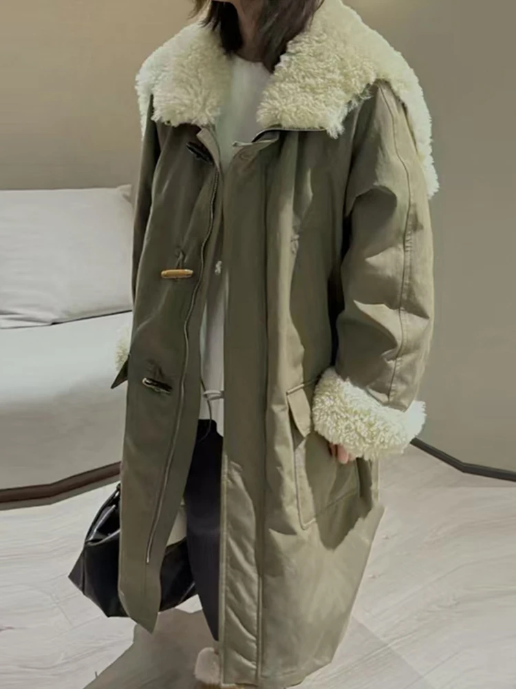 Корейское хлопковое пальто с капюшоном из меха ягненка, темно-синий воротник с большим отложным воротником, длинная зимняя верхняя одежда, пальто
Корейское хлопковое пальто с капюшоном из меха ягненка, темно-синий воротник с большим отложным воротником, длинная зимняя верхняя одежда, пальто