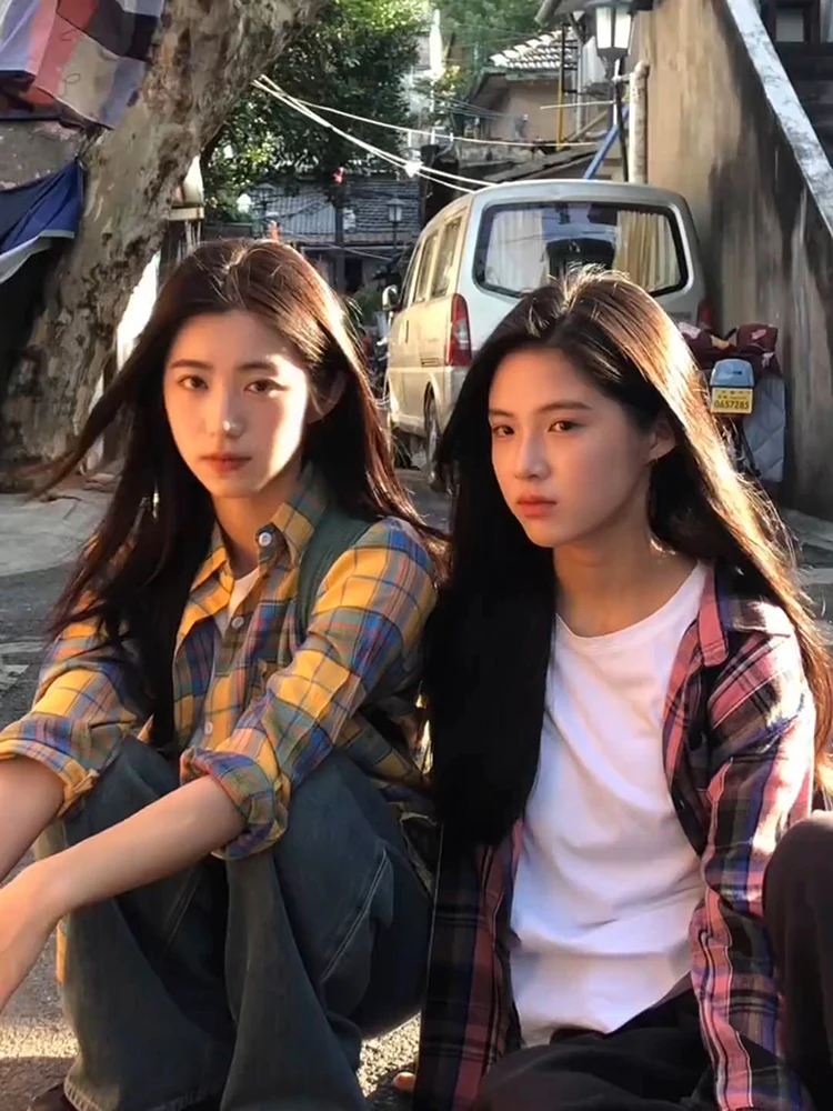 Американское ретро-пальто в клетку, свободного кроя, для женщин, в стиле «ленивый шик», высококачественное, для пар, весна-осень, полиэстер
Американское ретро-пальто в клетку, свободного кроя, для женщин, в стиле «ленивый шик», высококачественное, для пар, весна-осень, полиэстер