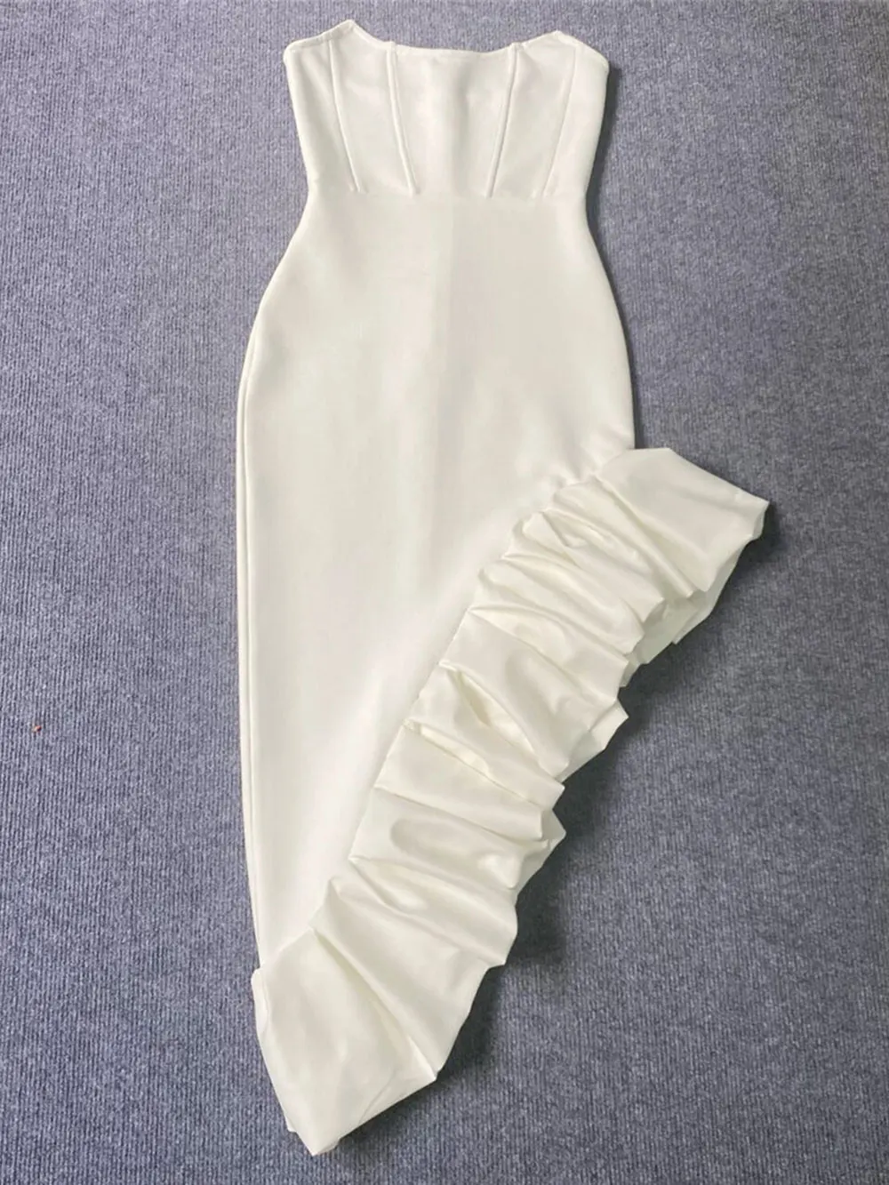 2024 Sexy Women's Strapless Sleeveless White Bandage Dress Bodycon Ruffle Design Asymmetric Midi Dresses Evening Party Vestitos
2024 Sexy Women's Strapless Sleeveless White Bandage Dress Bodycon Ruffle Design Asymmetric Midi Dresses Evening Party Vestitos