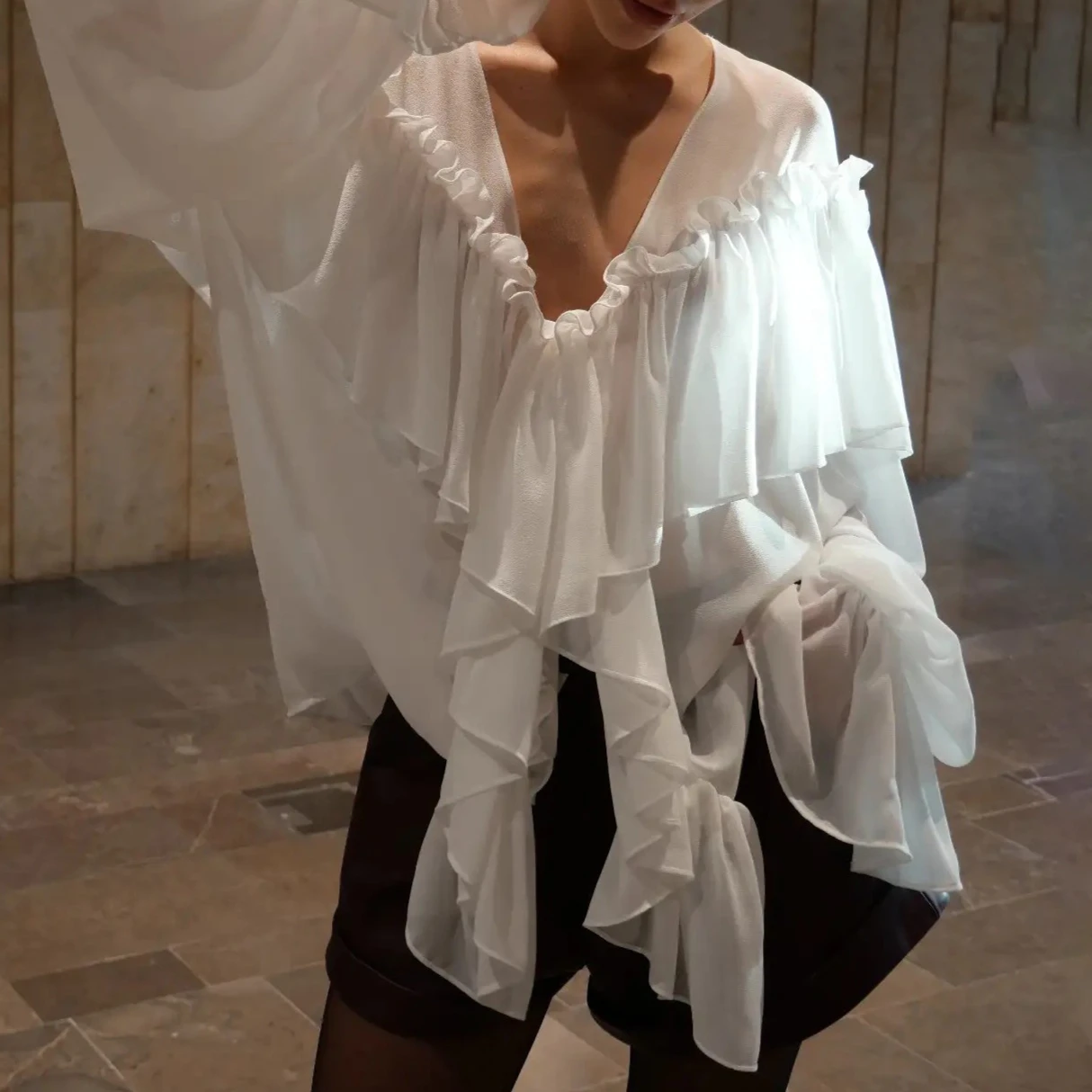 Women Blouse Solid Shirts Ruffled Lace Patchwork Deep V Neck Long Sleeves Slight Strech Loose Fit Casual Streetwear 2026 Spring
Women Blouse Solid Shirts Ruffled Lace Patchwork Deep V Neck Long Sleeves Slight Strech Loose Fit Casual Streetwear 2026 Spring