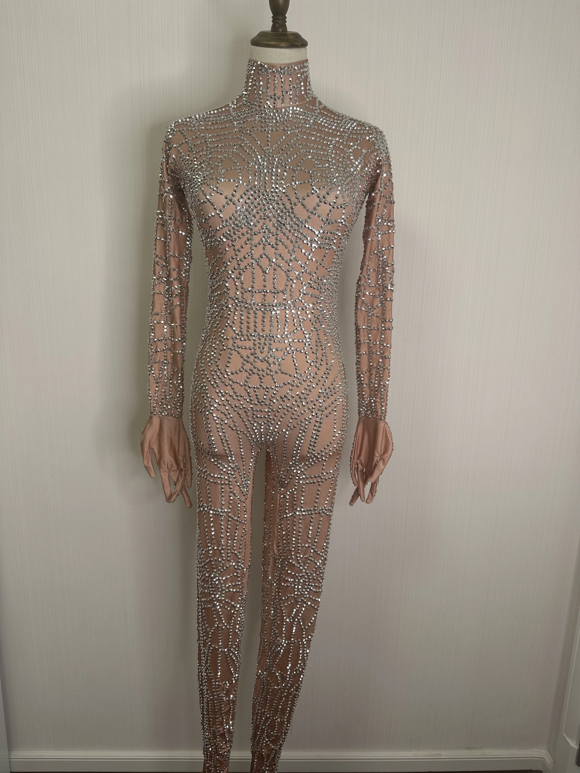glitter Rhinestones Nude gloves Jumpsuit womenSexy Stretch Dance Bodysuit party singer stagewear birthday drag queen B152
glitter Rhinestones Nude gloves Jumpsuit womenSexy Stretch Dance Bodysuit party singer stagewear birthday drag queen B152