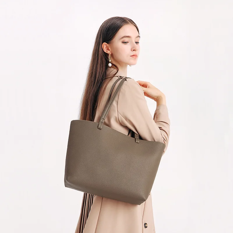2023 Soft Cow Real Leather Ladies Hand Bag Women Genuine Leather Shoulder Handbag Casual Tote Bag Large Capacity Composite Bags
2023 Soft Cow Real Leather Ladies Hand Bag Women Genuine Leather Shoulder Handbag Casual Tote Bag Large Capacity Composite Bags