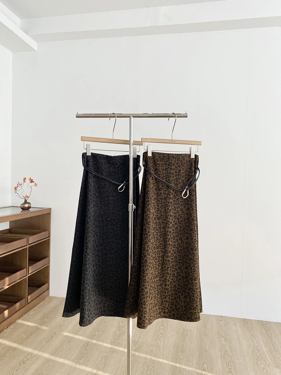 Women's Vintage Spring Autumn Leopard A Line Long Skirt Lady Streetwear High Waist Long Skirt
Women's Vintage Spring Autumn Leopard A Line Long Skirt Lady Streetwear High Waist Long Skirt
