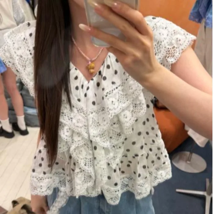 Korean Chic V-Neck Polka Dot Shirt Women's Sweet Heavyweight Versatile Top Lace Trim Short Sleeve Summer Fashion Ladies' Blouse
Korean Chic V-Neck Polka Dot Shirt Women's Sweet Heavyweight Versatile Top Lace Trim Short Sleeve Summer Fashion Ladies' Blouse
