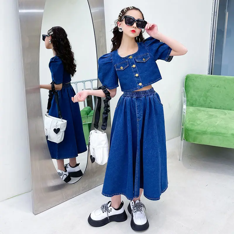 Kids Girls 2023 New Korean Style Solid Jeans Top + Wide Leg Pants Two-piece Set Children Clothing Fashion Solid Denim Sets Z04
Kids Girls 2023 New Korean Style Solid Jeans Top + Wide Leg Pants Two-piece Set Children Clothing Fashion Solid Denim Sets Z04