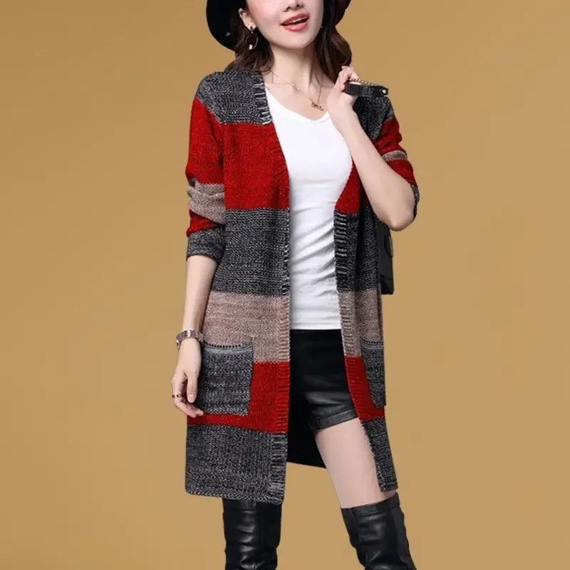 Autumn Winter Long Knitted Cardigan Vintage Contrasting Colors Patchwork Chic Bright Silk Female Pockets Sweaters Coat E4946
Autumn Winter Long Knitted Cardigan Vintage Contrasting Colors Patchwork Chic Bright Silk Female Pockets Sweaters Coat E4946