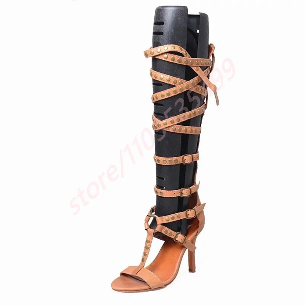 Летние пикантные римские полые ботинки с заклепками и ремешками, новинка 2023 года, вечерние подиумные сандалии с открытым носком, уличная мода, женские туфли на шпильке с пряжкой на ремне
Летние пикантные римские полые ботинки с заклепками и ремешками, новинка 2023 года, вечерние подиумные сандалии с открытым носком, уличная мода, женские туфли на шпильке с пряжкой на ремне