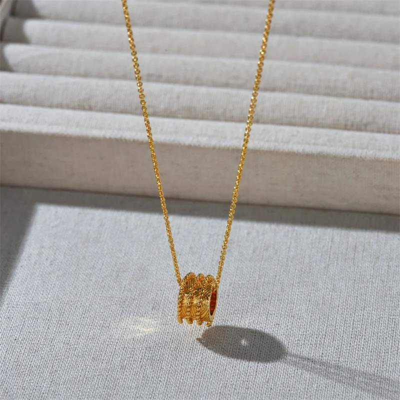 Fashion Unique Trendy Multi-layer Circle Pendant Necklace for Women Vintage Exquisite Cute All-match Jewelry
Fashion Unique Trendy Multi-layer Circle Pendant Necklace for Women Vintage Exquisite Cute All-match Jewelry