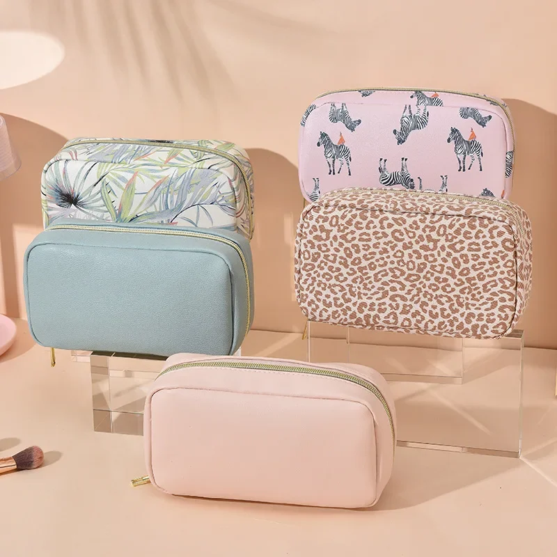 Large Capacity Portable Makeup Bag Soft Leather Zipper Travel Storage Small Bag Waterproof Pu Leather Cosmetic Bag
Large Capacity Portable Makeup Bag Soft Leather Zipper Travel Storage Small Bag Waterproof Pu Leather Cosmetic Bag