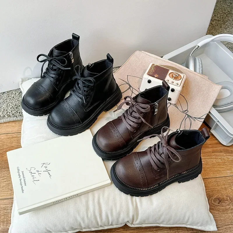 Boys Girls Leather Boots British Style Children Short Boots with Side Zipper 2024 New Fashion Kids Ankle Boots Retro Non-slip
Boys Girls Leather Boots British Style Children Short Boots with Side Zipper 2024 New Fashion Kids Ankle Boots Retro Non-slip