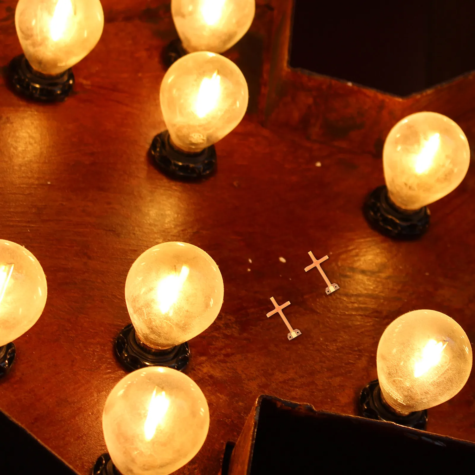 Flexible LED Cross Filament Bulb Creative Vintage Style Decorative Light for Bar Home Cross Filament Bulb
Flexible LED Cross Filament Bulb Creative Vintage Style Decorative Light for Bar Home Cross Filament Bulb