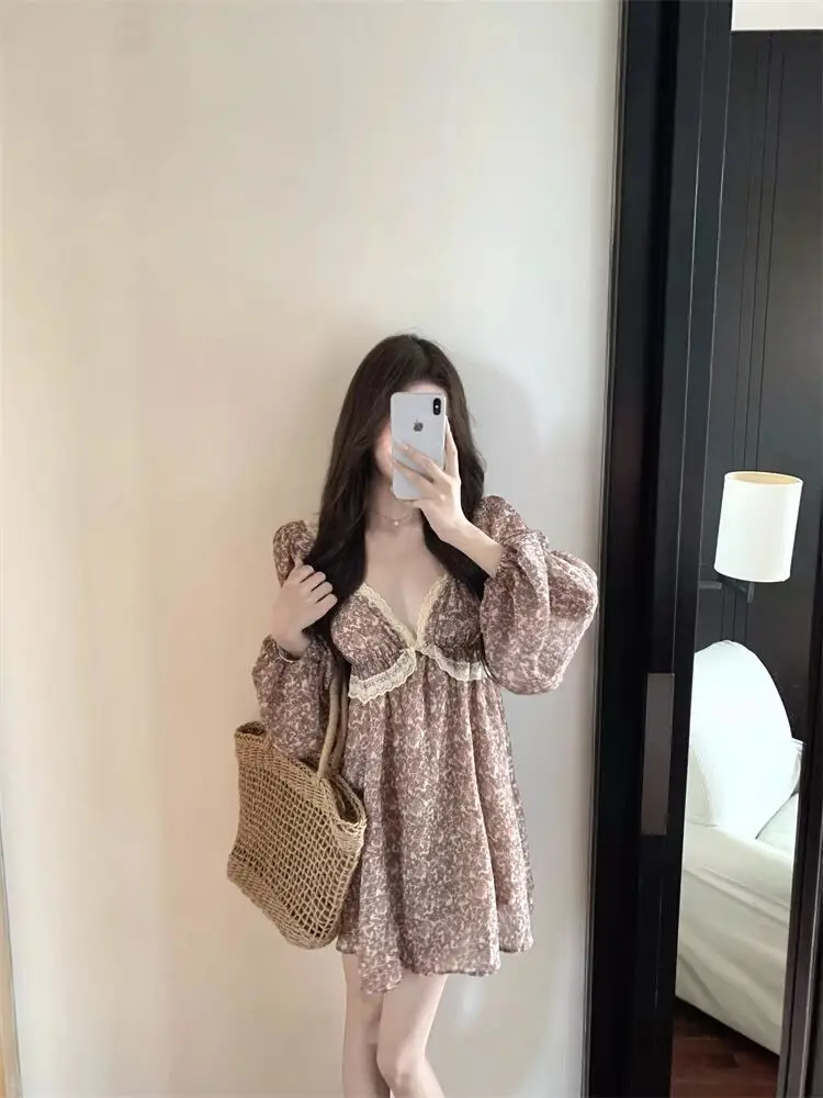Floral Short Dress Women Bubble Sleeve V-neck Lace Patchwork Sexy Long Sleeve Dresses 2024 New Autumn Beach Vestidos
Floral Short Dress Women Bubble Sleeve V-neck Lace Patchwork Sexy Long Sleeve Dresses 2024 New Autumn Beach Vestidos
