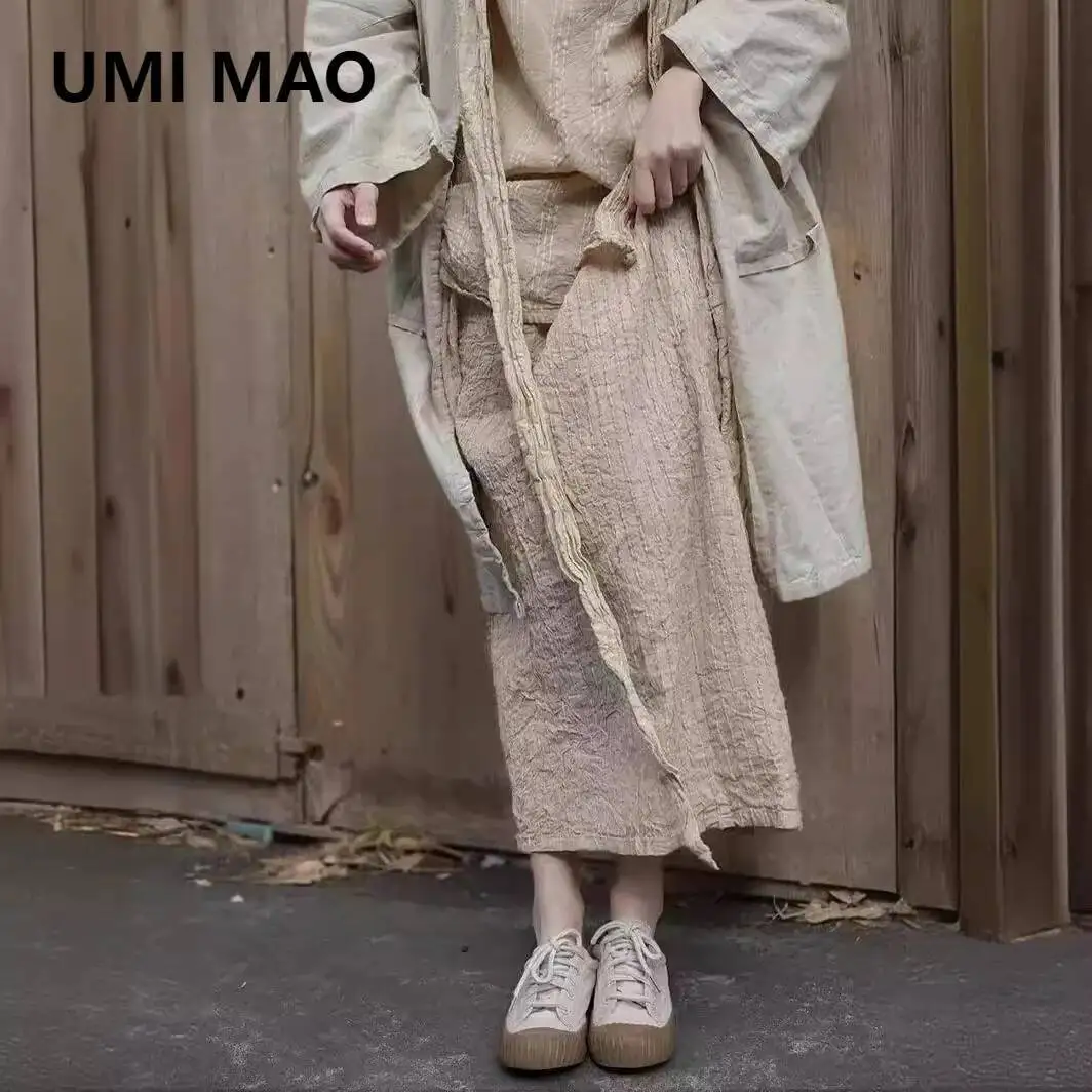 UMI MAO Рами с разрезом юбка женская весна и осень элегантная художественная трехмерная широкая полосатая жаккардовая юбка Femme
UMI MAO Рами с разрезом юбка женская весна и осень элегантная художественная трехмерная широкая полосатая жаккардовая юбка Femme