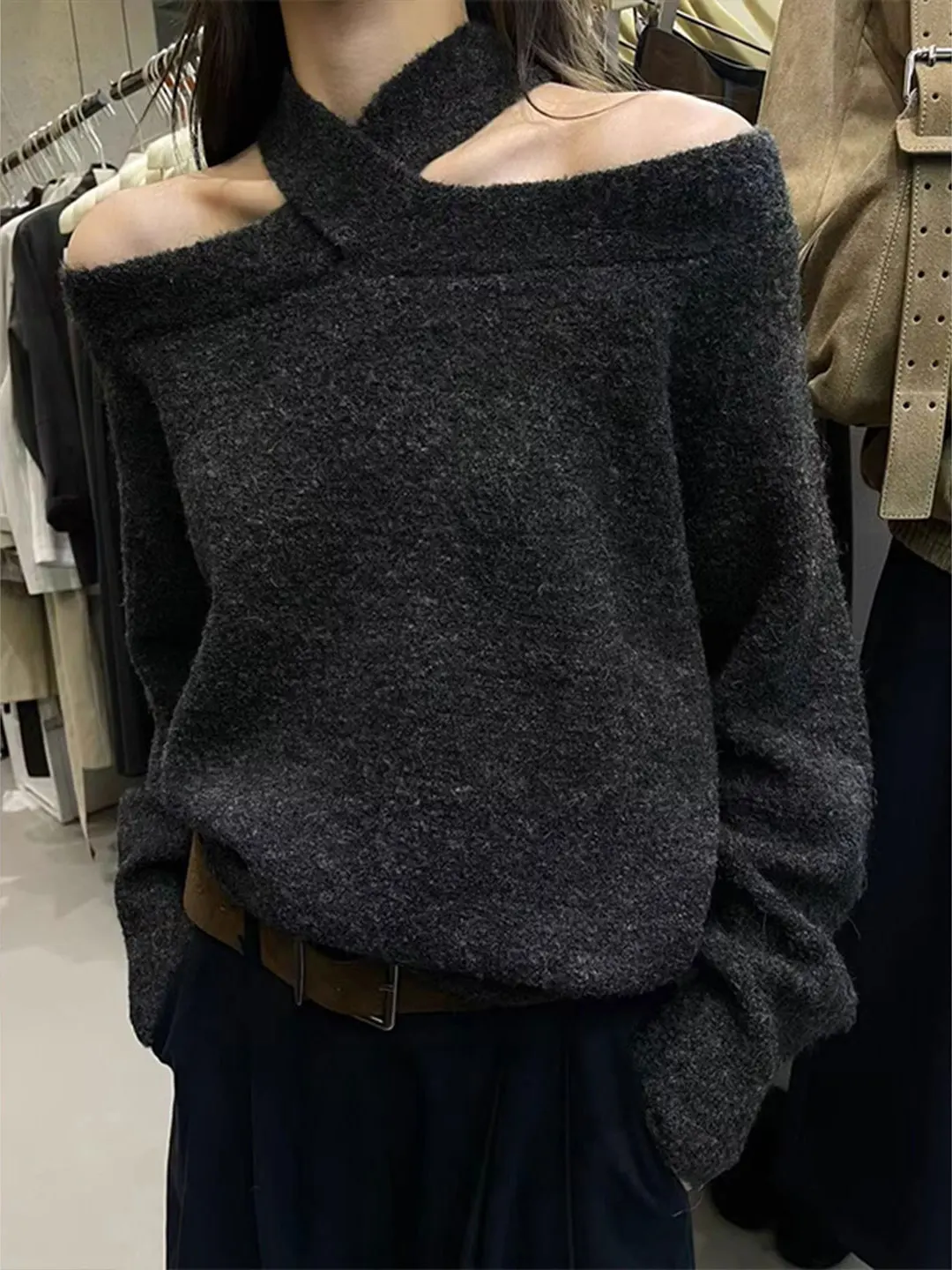 French Style Loose Fit Knitted Base Layer One Shoulder Top Women's Autumn Winter Soft Cozy Milk Fufu Hanging Neck Clothes
French Style Loose Fit Knitted Base Layer One Shoulder Top Women's Autumn Winter Soft Cozy Milk Fufu Hanging Neck Clothes