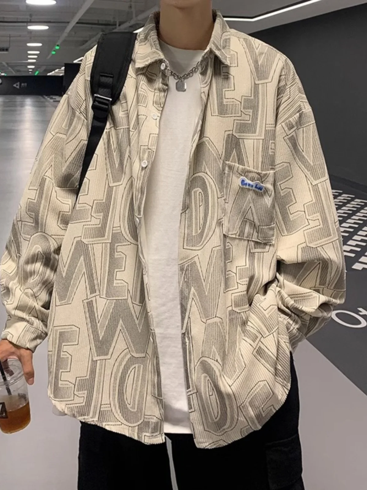 Осень-зима, большой размер 300, вельветовая длинная све, мужская верхняя одежда irt Design Sensation Ins Faion, Гонконгская одежда...
Осень-зима, большой размер 300, вельветовая длинная све, мужская верхняя одежда irt Design Sensation Ins Faion, Гонконгская одежда...