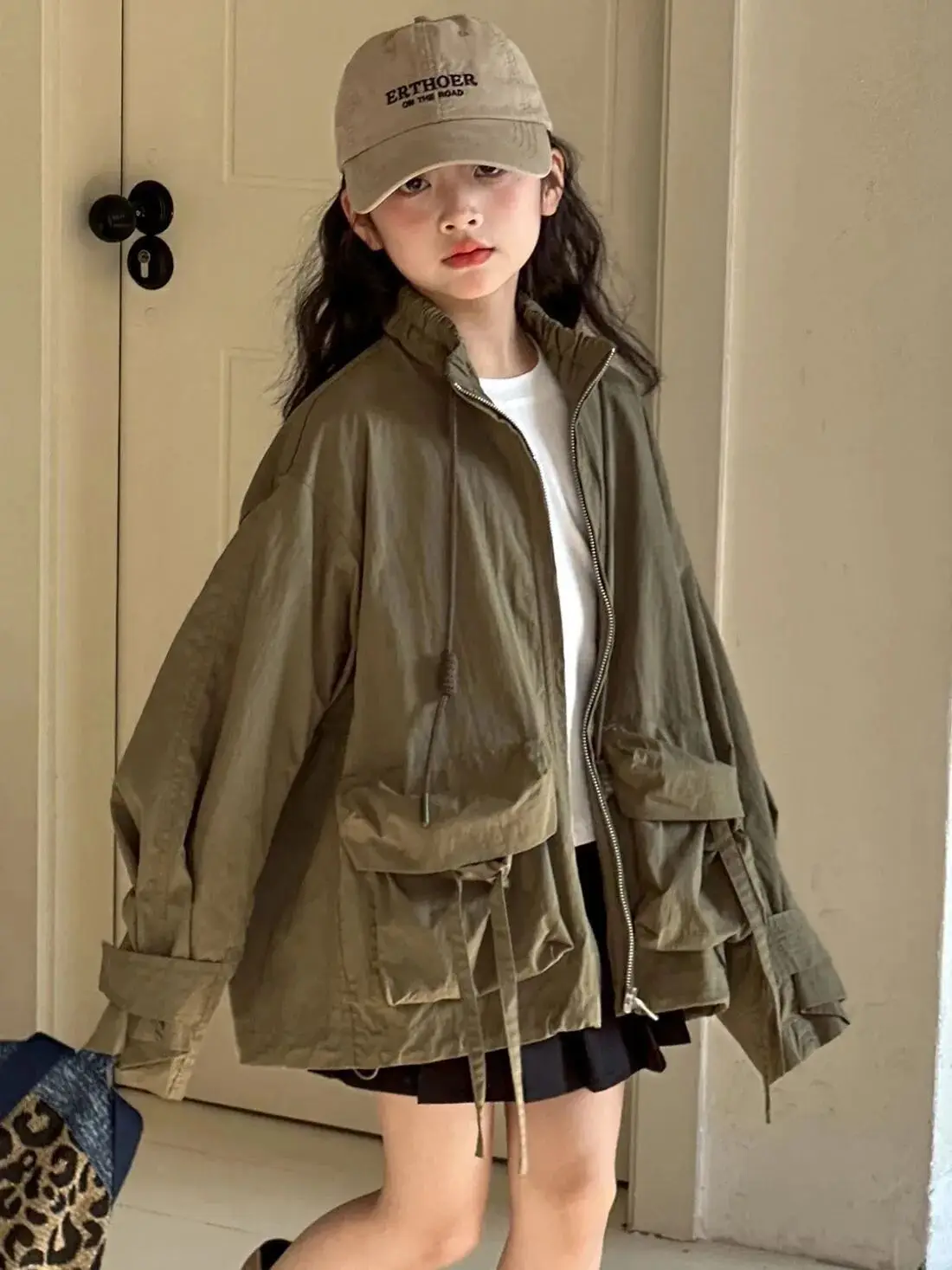 Teenage Girls' Windbreaker Coat Spring and Autumn New Style Children's Casual Handsome Loose Jacket
Teenage Girls' Windbreaker Coat Spring and Autumn New Style Children's Casual Handsome Loose Jacket