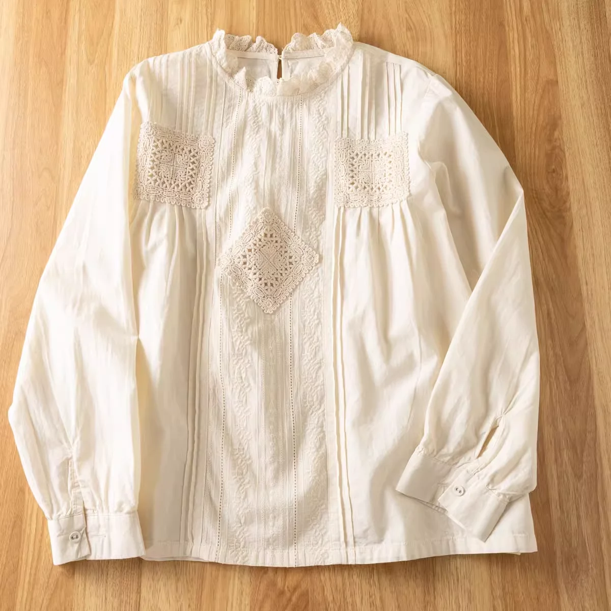 2025 Women pullover mori kei clothing Japan style long sleeve blouses women autumn hollow out crochet embroider patch shirts
2025 Women pullover mori kei clothing Japan style long sleeve blouses women autumn hollow out crochet embroider patch shirts