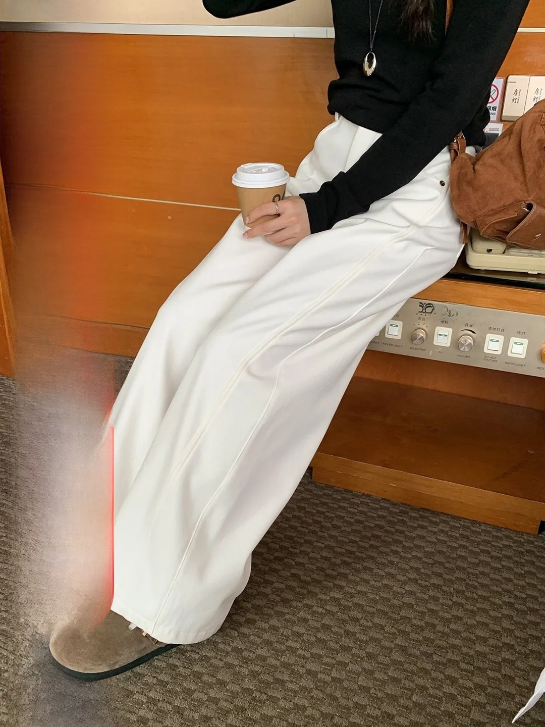 Loose Wide Leg Workwear Casual Pants Faionable Korean Sle Straight Cut Trousers High Waist Zipper Cotton Blend Ladies Jeans
Loose Wide Leg Workwear Casual Pants Faionable Korean Sle Straight Cut Trousers High Waist Zipper Cotton Blend Ladies Jeans