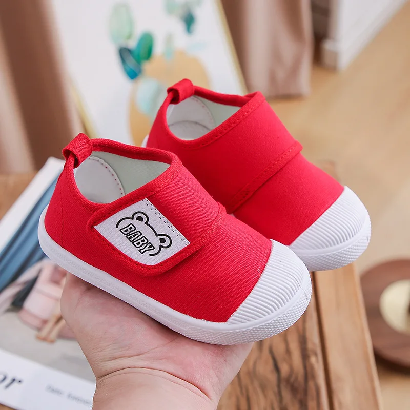 Детские кроссовки Весенняя новая детская обувь на мягкой подошве, кроссовки для девочек, дизайнерская обувь для девочек, универсальная обувь для мальчиков, детская школьная обувь кроссовки
Детские кроссовки Весенняя новая детская обувь на мягкой подошве, кроссовки для девочек, дизайнерская обувь для девочек, универсальная обувь для мальчиков, детская школьная обувь кроссовки