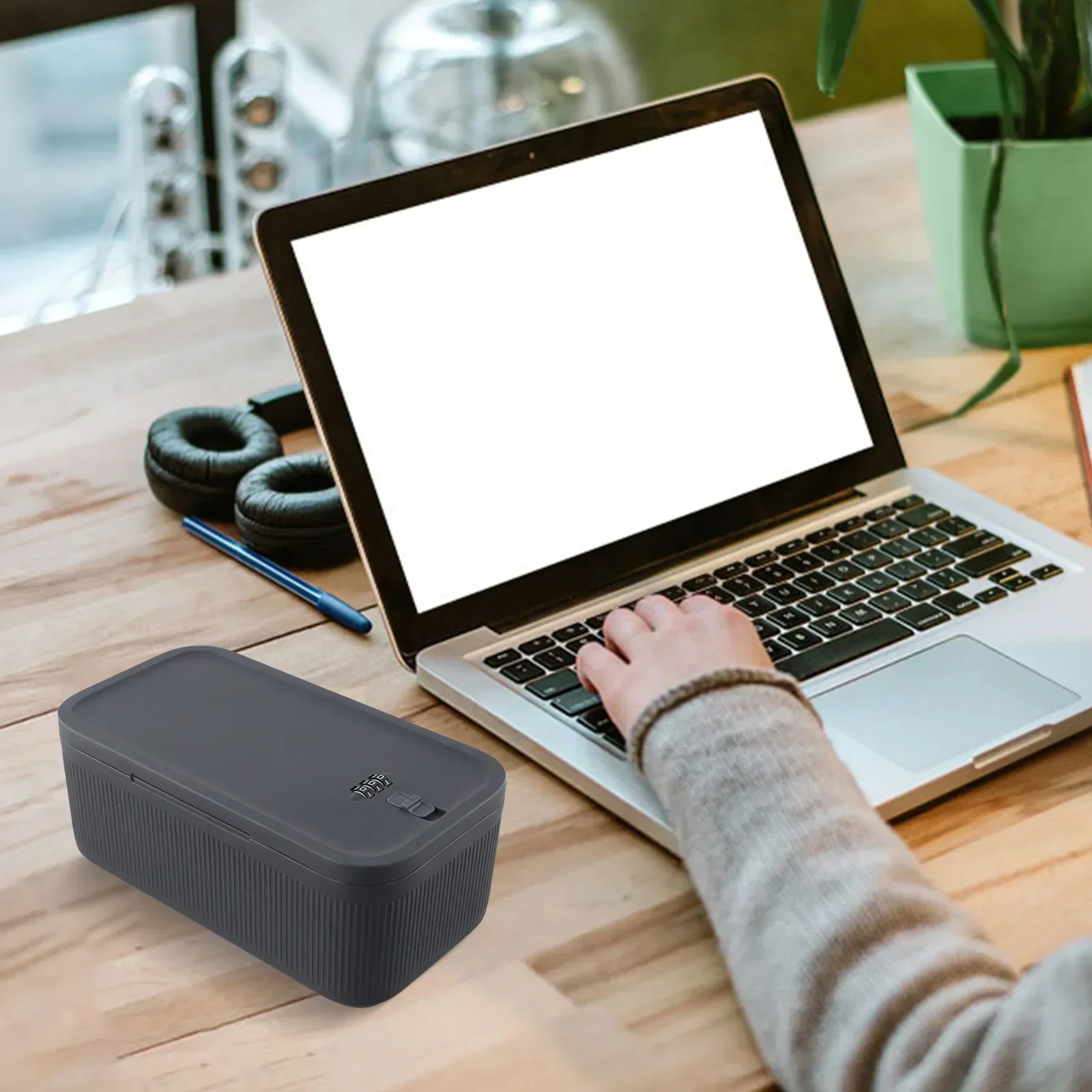 This Compact Yet Spacious ABS Container Is Ideal For Storing Your Essentials And Reducing Digital Distractions
This Compact Yet Spacious ABS Container Is Ideal For Storing Your Essentials And Reducing Digital Distractions