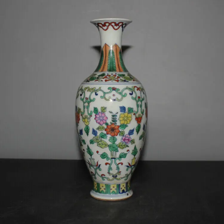 Chinese Blue and White Doucai Porcelain Qing Yongzheng Flowers Design Vase 8.90"
Chinese Blue and White Doucai Porcelain Qing Yongzheng Flowers Design Vase 8.90"