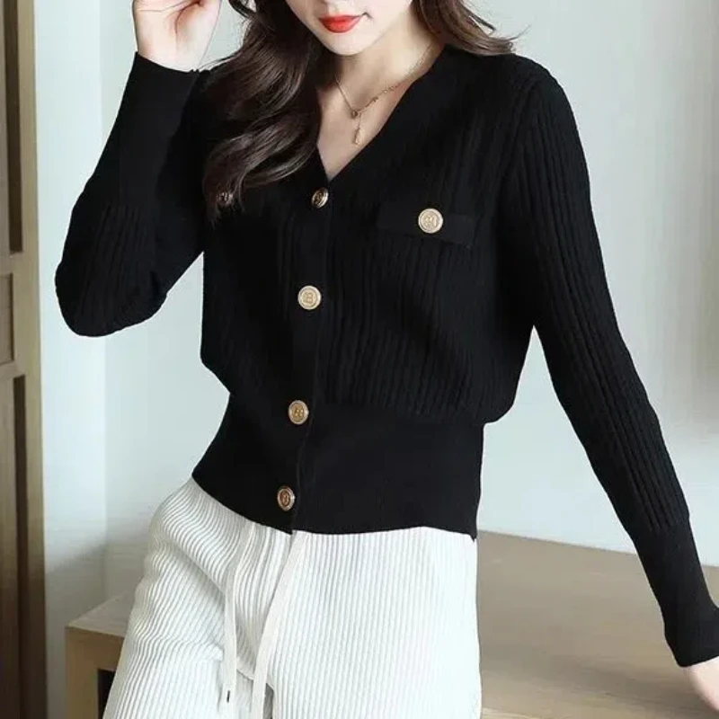 Women's Clothing Button Solid Color Pockets Long Sleeved Sweater Knitted Cardigan Coats Casual V-Neck Autumn Winter Sweet Tops
Women's Clothing Button Solid Color Pockets Long Sleeved Sweater Knitted Cardigan Coats Casual V-Neck Autumn Winter Sweet Tops