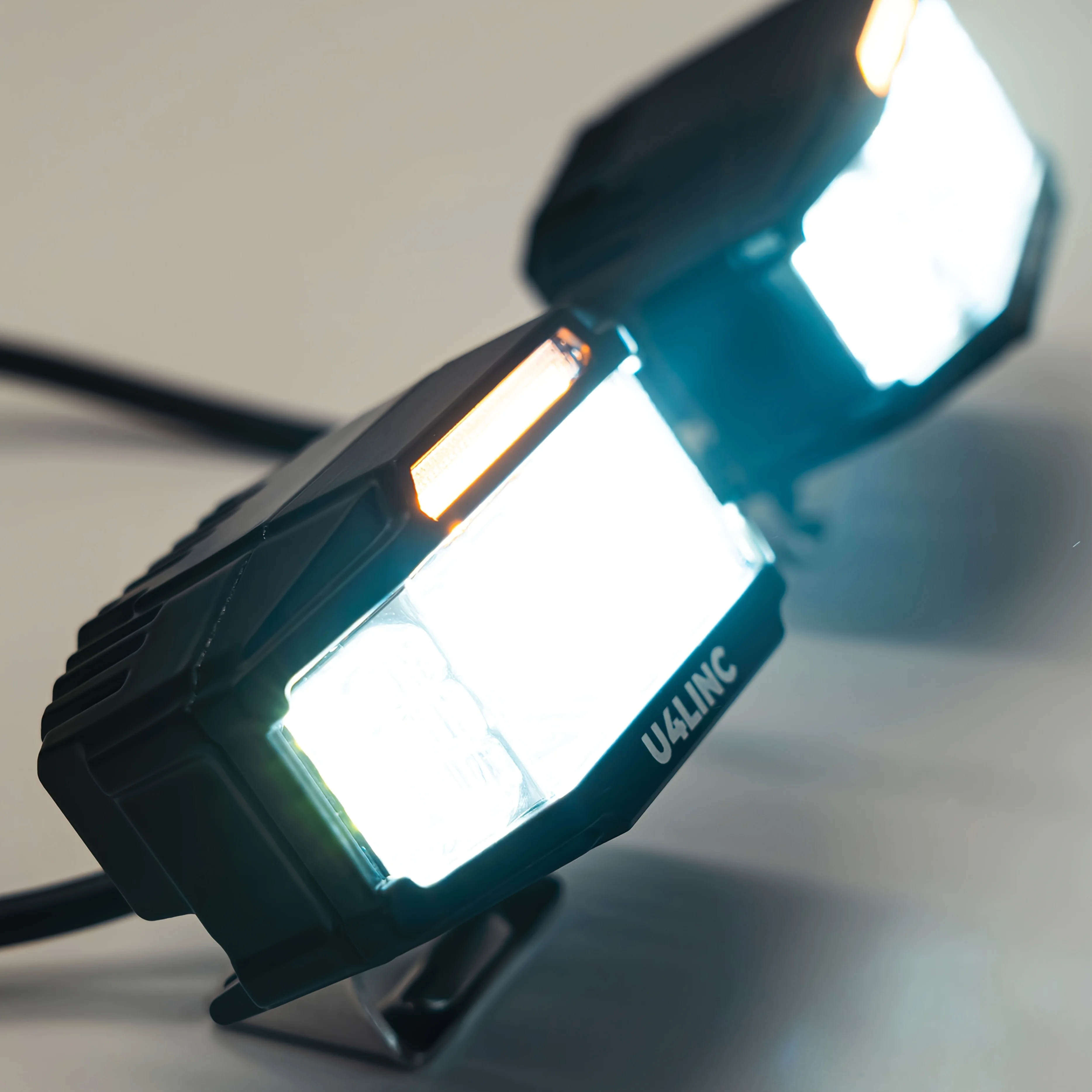 2PCS Bright LED Light Bar 3.5" Work Light 10-32V 21W 6000K-65000K Aluminum/Stainless Steel for UTV RTV Truck SUV
2PCS Bright LED Light Bar 3.5" Work Light 10-32V 21W 6000K-65000K Aluminum/Stainless Steel for UTV RTV Truck SUV