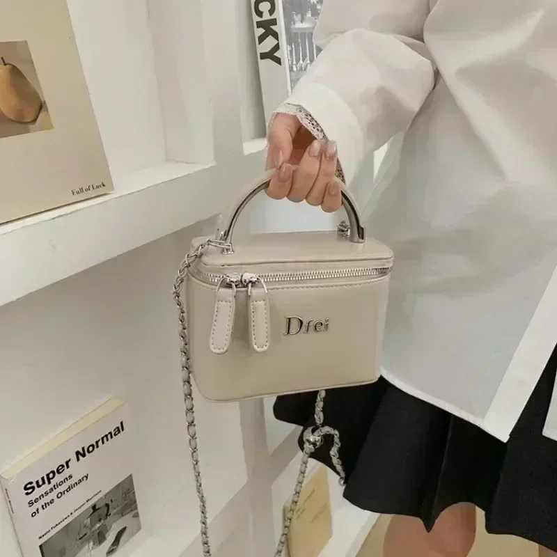 Unique Leisure Vintage Diaper Bag Elegant Classic Designer Shoulder Bag Solid Color Luxury Tote For Shopping Party
Unique Leisure Vintage Diaper Bag Elegant Classic Designer Shoulder Bag Solid Color Luxury Tote For Shopping Party