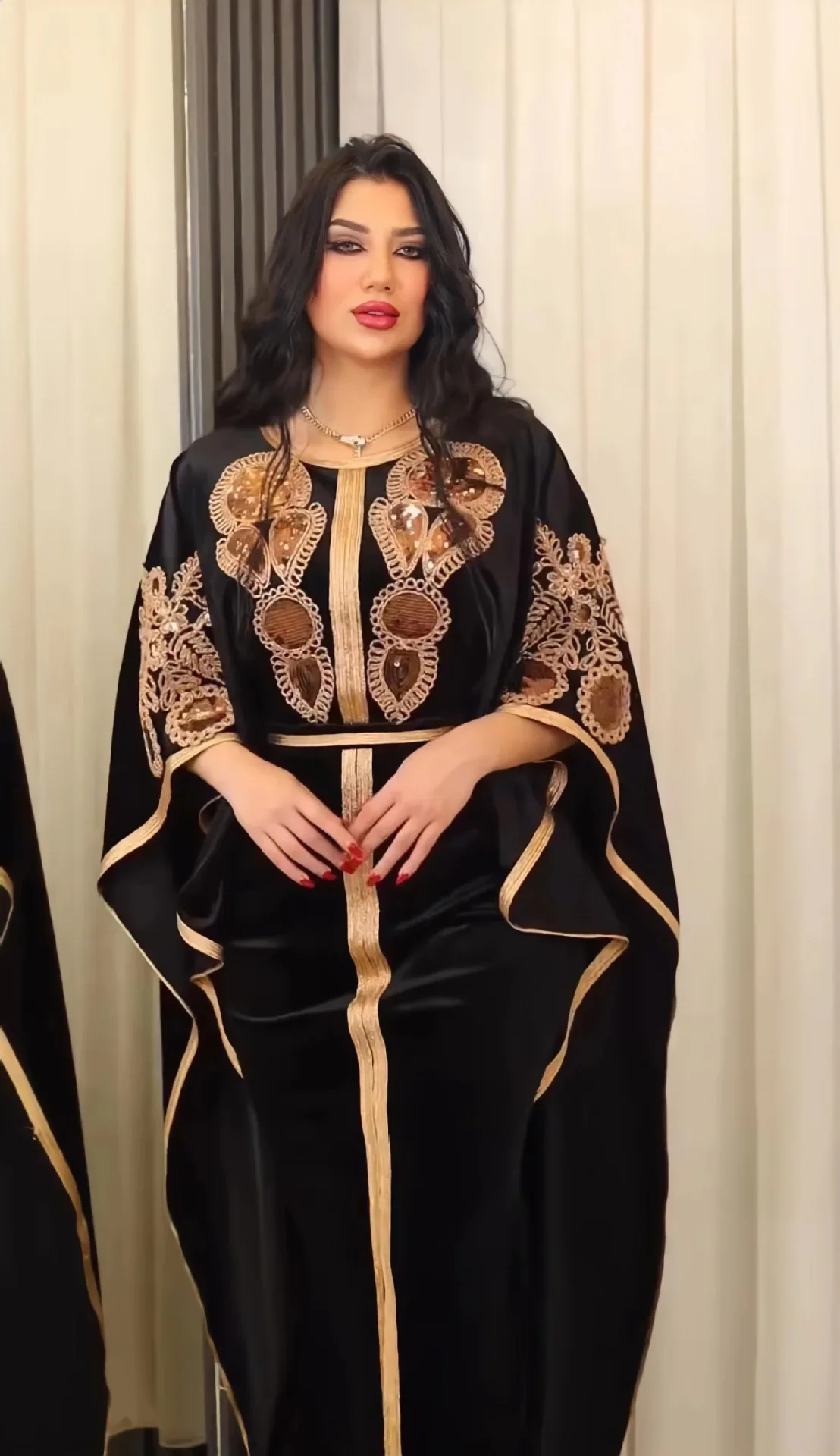 Muslim Eid Women Embroidered Evening Dress Party Batwing Sleeve Dresses Ramadan Abayas Caftan Kaftan Elegant Abaya Jalabiya Robe
Muslim Eid Women Embroidered Evening Dress Party Batwing Sleeve Dresses Ramadan Abayas Caftan Kaftan Elegant Abaya Jalabiya Robe