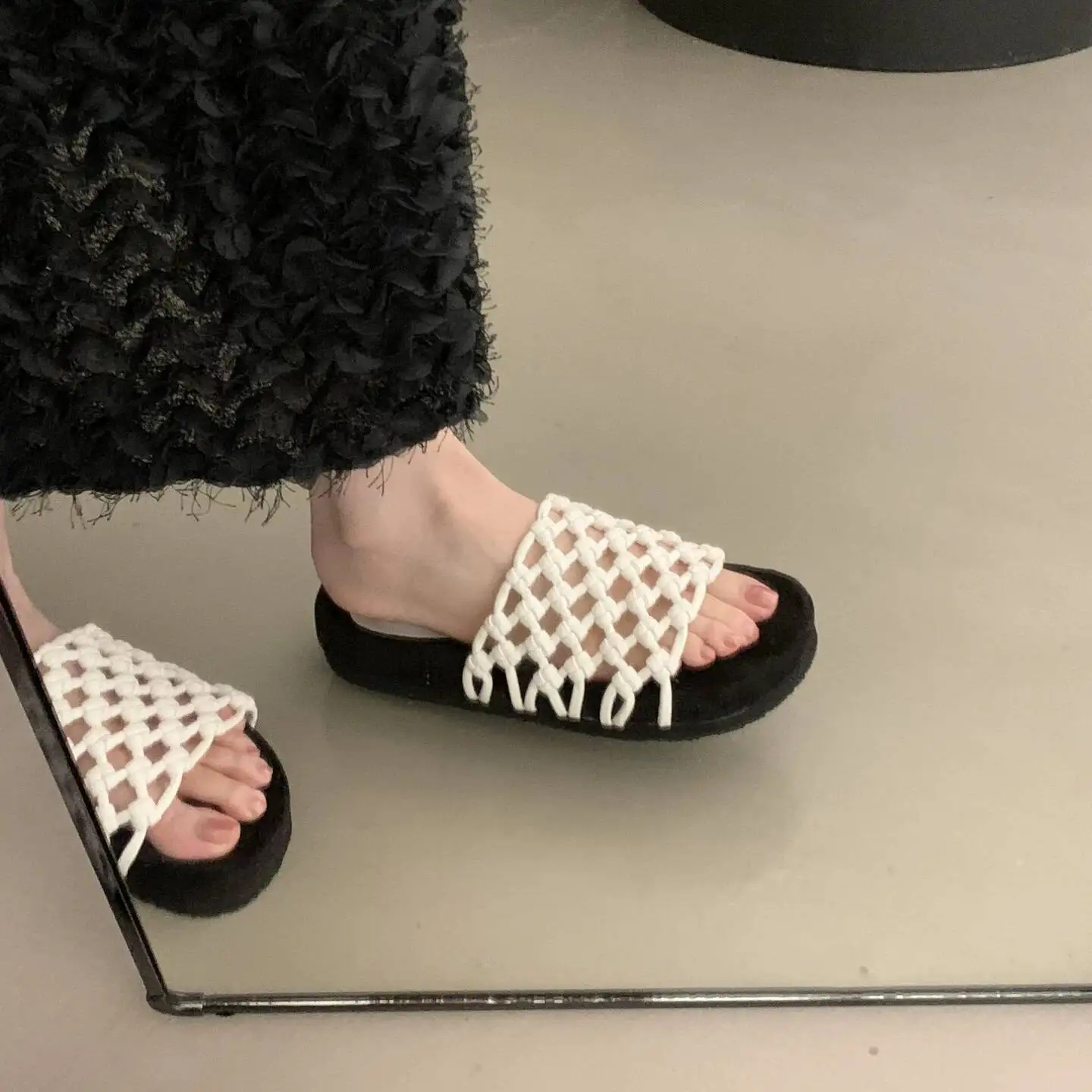 2026 New Summer Vintage Platform Slide Sandals Women Elegant Thick Sole Trendy Matching Dress Outdoor Slippers
2026 New Summer Vintage Platform Slide Sandals Women Elegant Thick Sole Trendy Matching Dress Outdoor Slippers