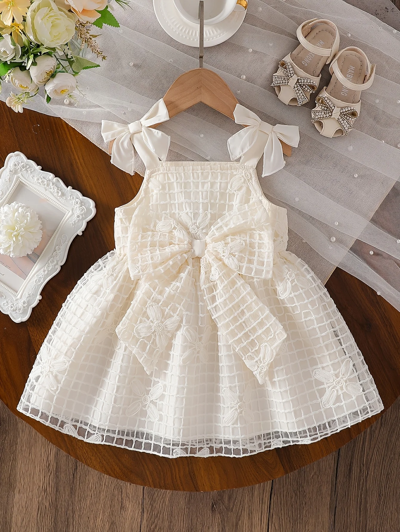 Girls' Summer Dresses: Mesh Lace Front-Tied Bow Strapless Dress with Shoulder Bow | Valentine's Day Gift / Birthday Gift
Girls' Summer Dresses: Mesh Lace Front-Tied Bow Strapless Dress with Shoulder Bow | Valentine's Day Gift / Birthday Gift