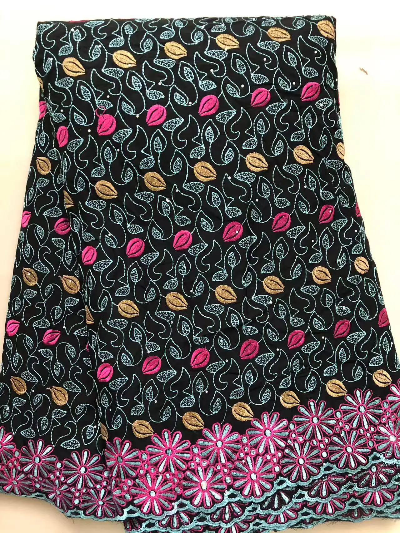 Luxury Swiss Voile Lace in Switzerland High Quality Embroidery 2025 African Lace Fabric Fashion Nigerian Cotton Lace Fabric
Luxury Swiss Voile Lace in Switzerland High Quality Embroidery 2025 African Lace Fabric Fashion Nigerian Cotton Lace Fabric