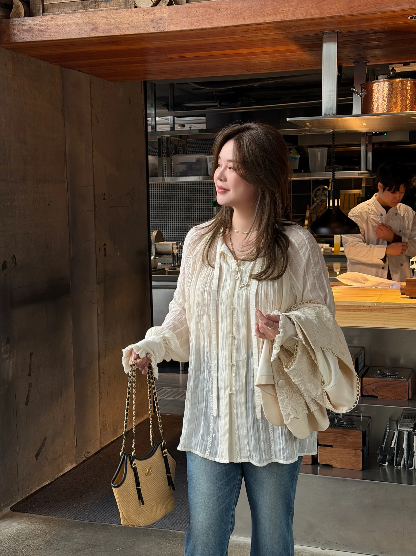 Elegant Oversized Shirt with Belt Loose Fit Translucent Fabric Slimming Draped Style Courtly Wind MK14295 Spring Youth Women'...
Elegant Oversized Shirt with Belt Loose Fit Translucent Fabric Slimming Draped Style Courtly Wind MK14295 Spring Youth Women'...